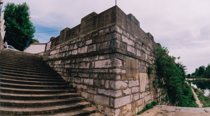 作为初来泾县的我们,古城墙是一定要去的.从西门口一路走来.