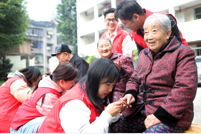 九九重阳节 情暖敬老院