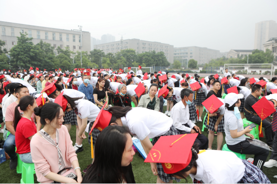 永川中学开展高2022级十八而志志在家国成人礼活动