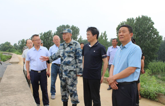 中视网 - 南阳军分区司令员许言龄一行到广阳镇调研